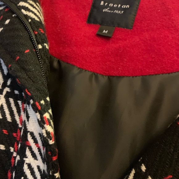 Bratean sharp looking coat with hood - Picture 2 of 7